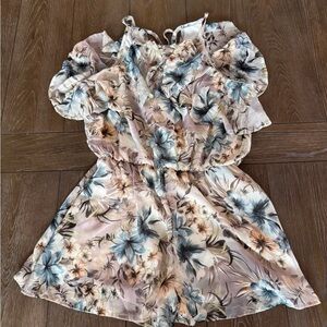 SALE🔥🔥LAST ONE ❤️TROPICAL ROMPER!!